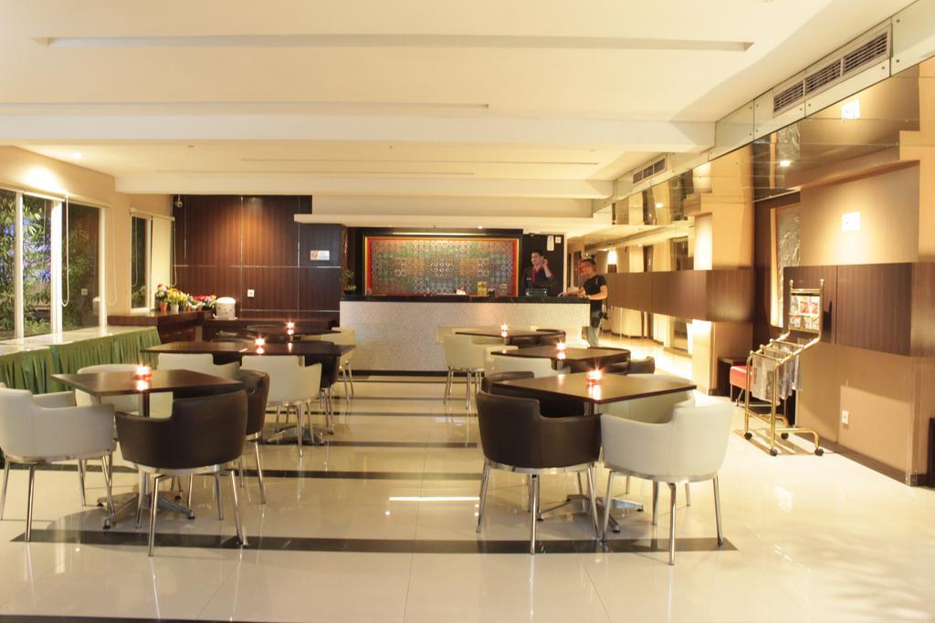Amaris Simpang Lima 2*